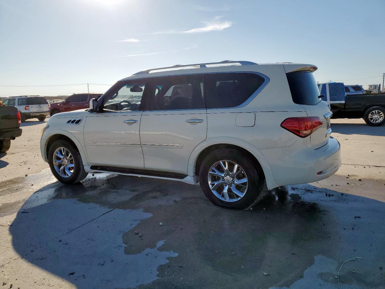 INFINITI QX56