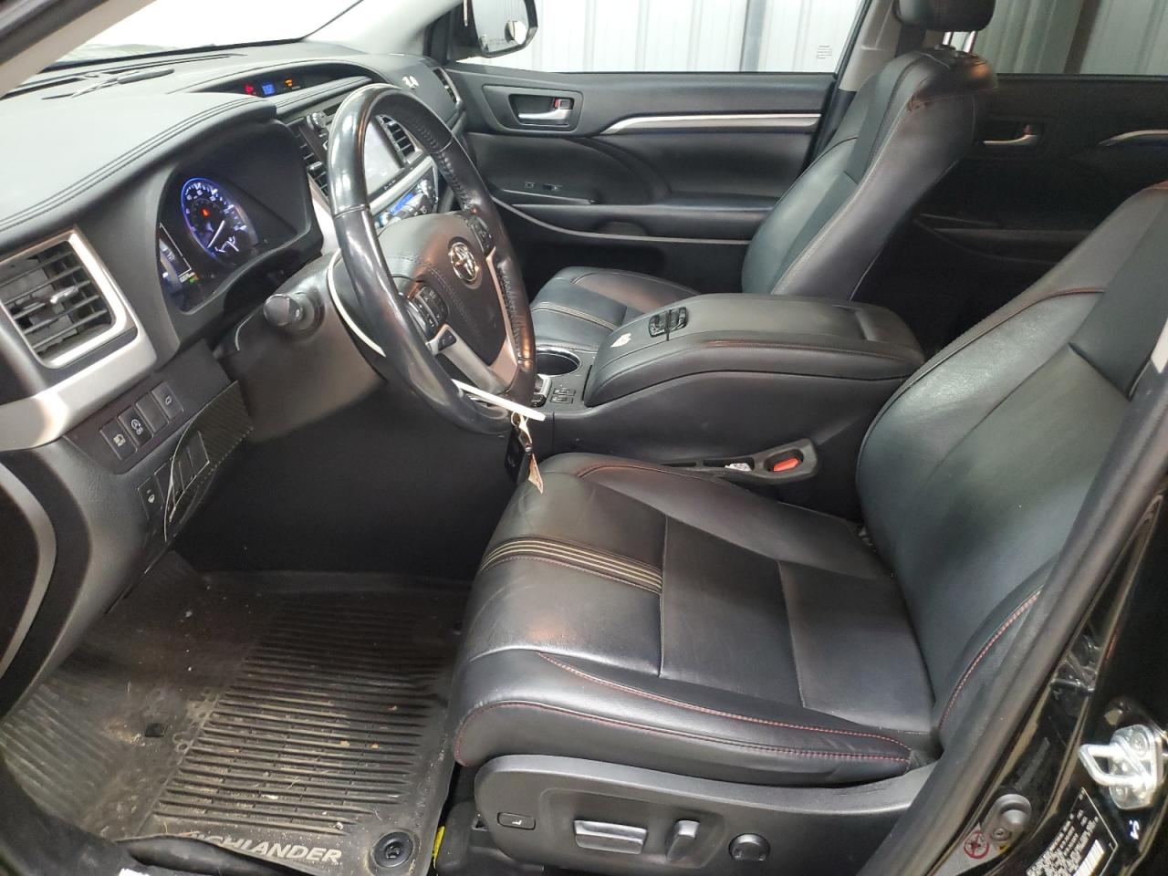 TOYOTA HIGHLANDER SE