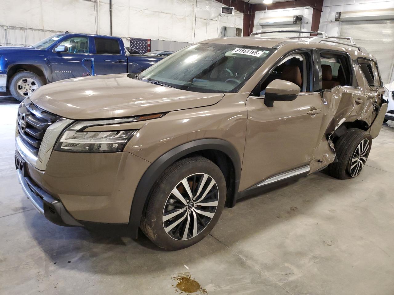 NISSAN PATHFINDER PLATINUM