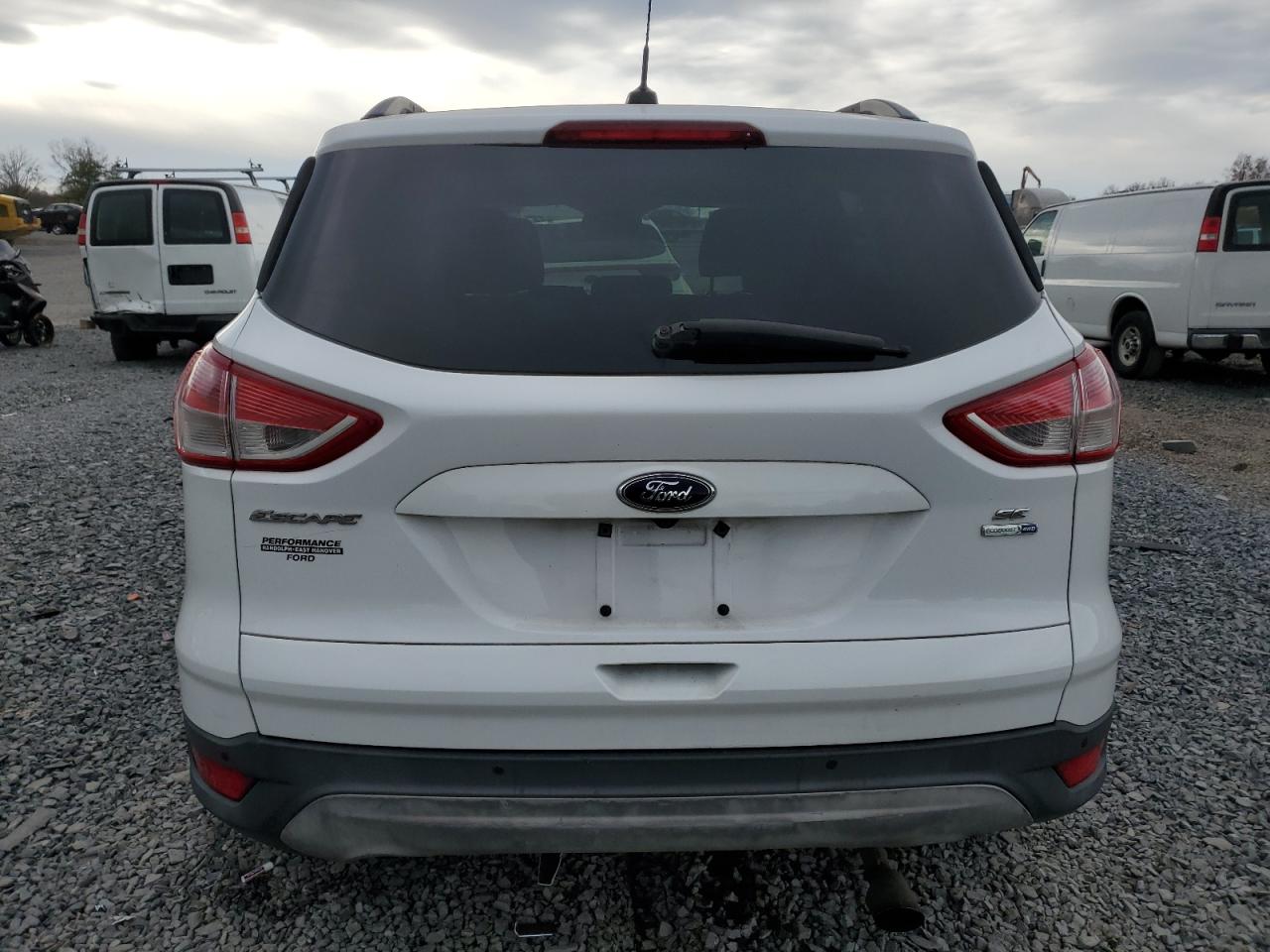 FORD ESCAPE SE
