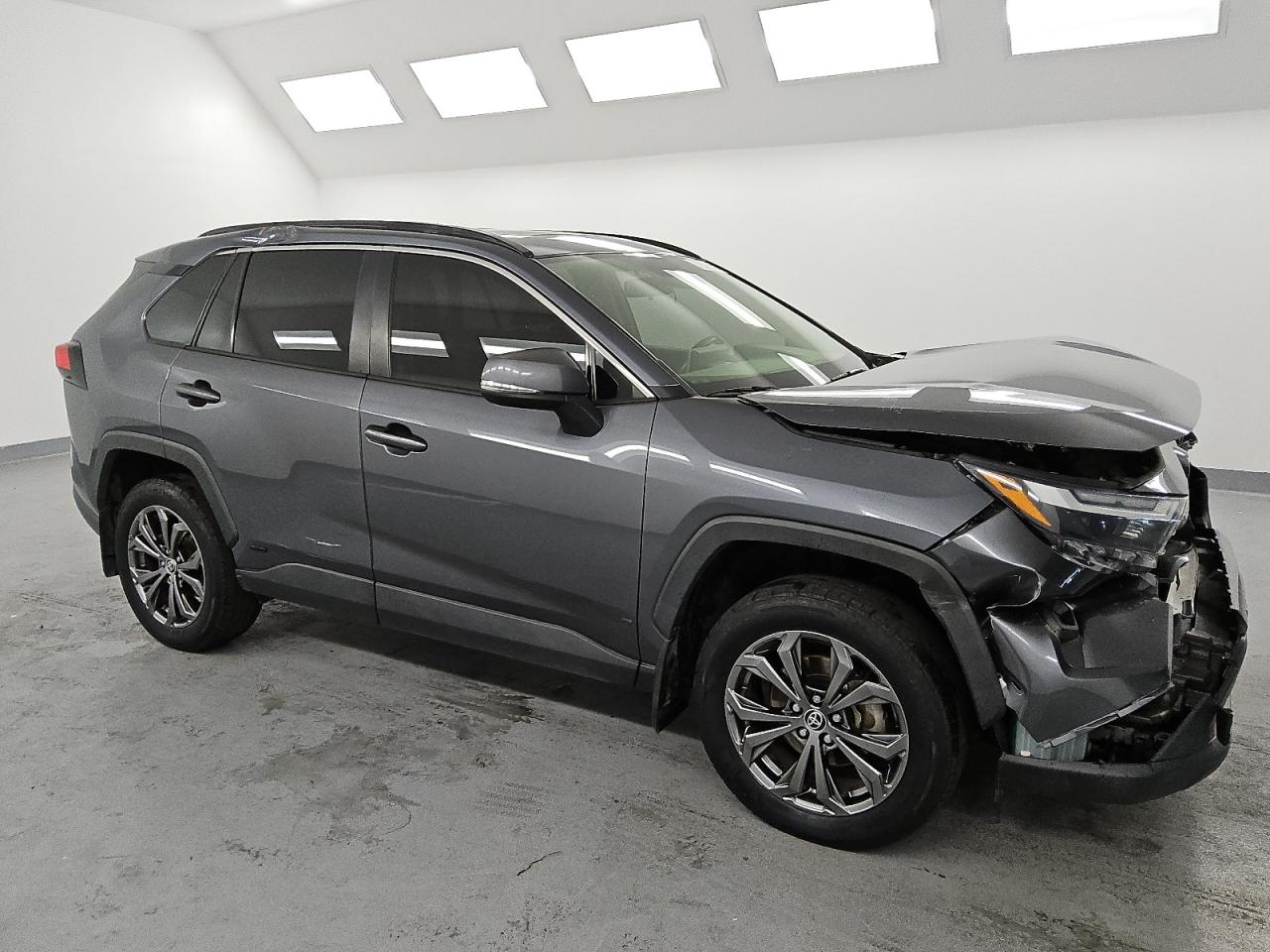 TOYOTA RAV4 XLE PREMIUM