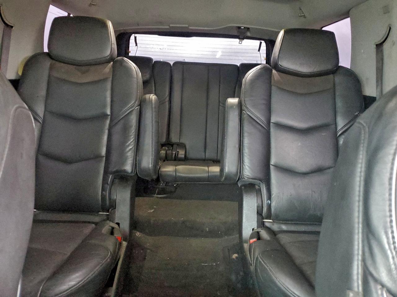 CADILLAC ESCALADE LUXURY