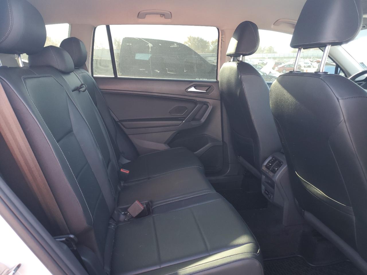 VOLKSWAGEN TIGUAN SE