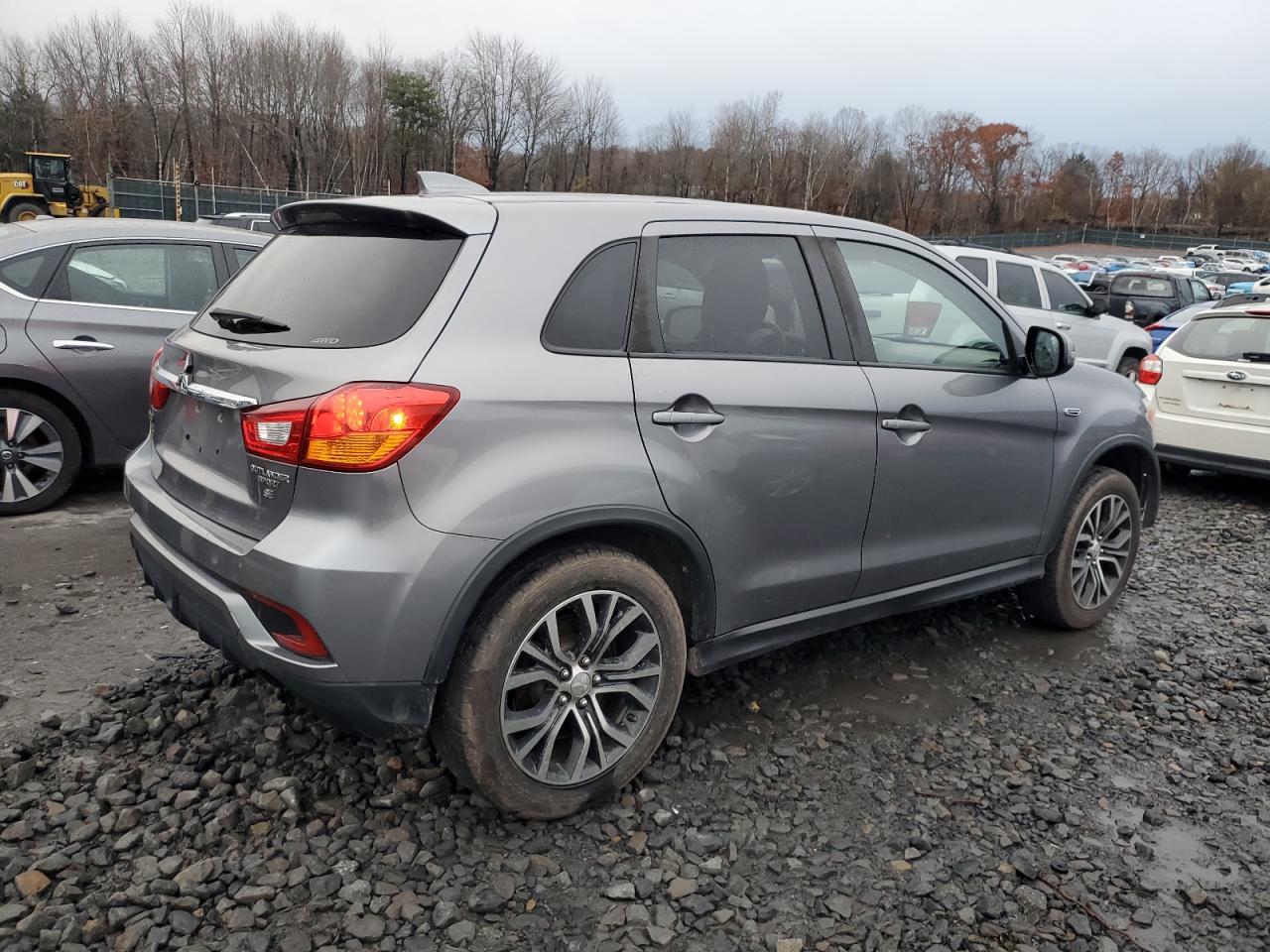 MITSUBISHI OUTLANDER ES