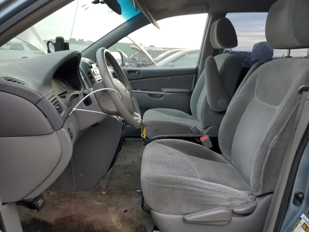 Lot #3297220422 2009 TOYOTA SIENNA CE