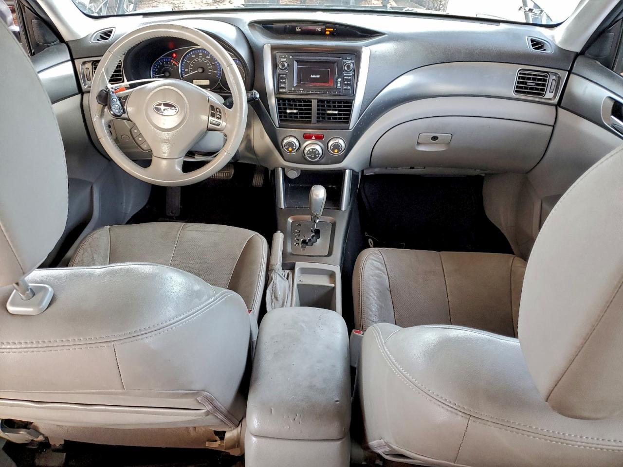 Lot #3316181900 2011 SUBARU FORESTER L