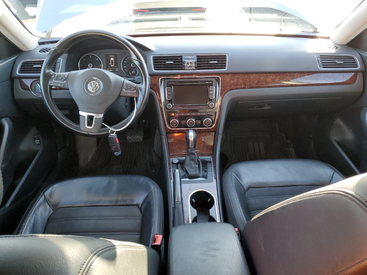 VOLKSWAGEN PASSAT SEL