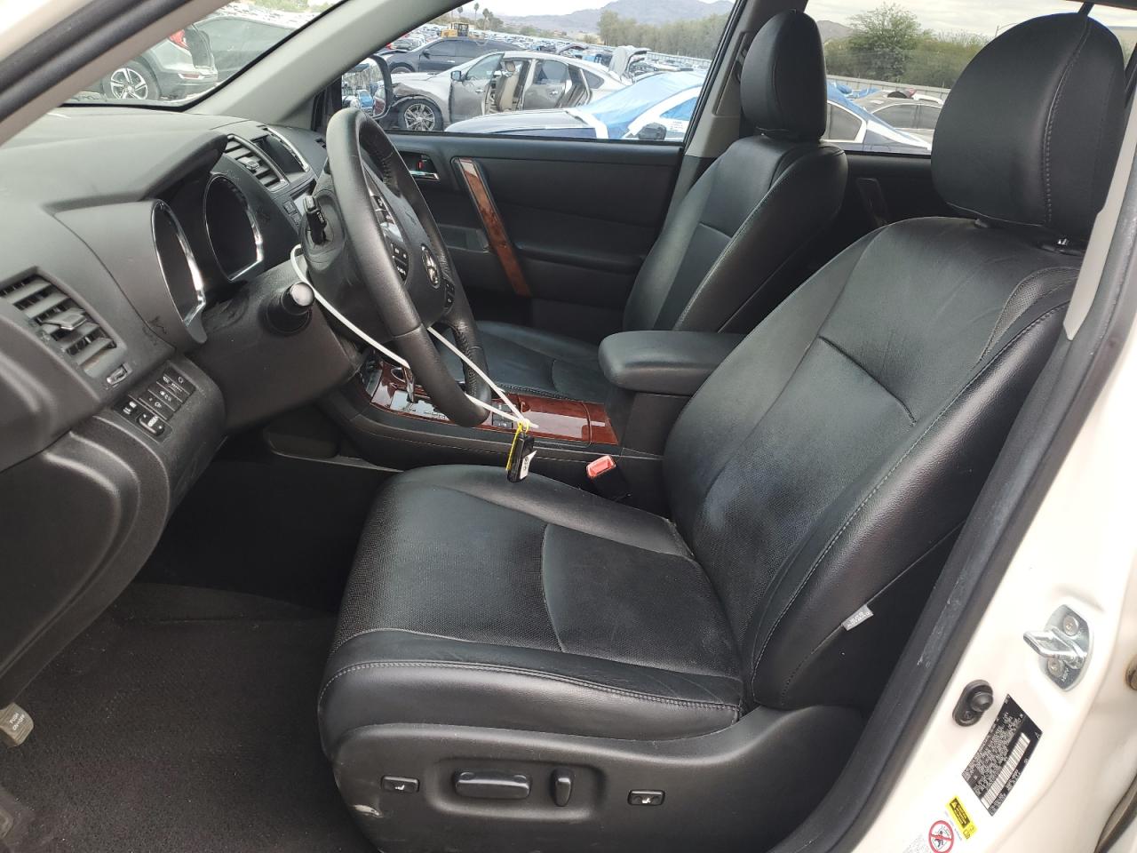 TOYOTA HIGHLANDER LIMITED