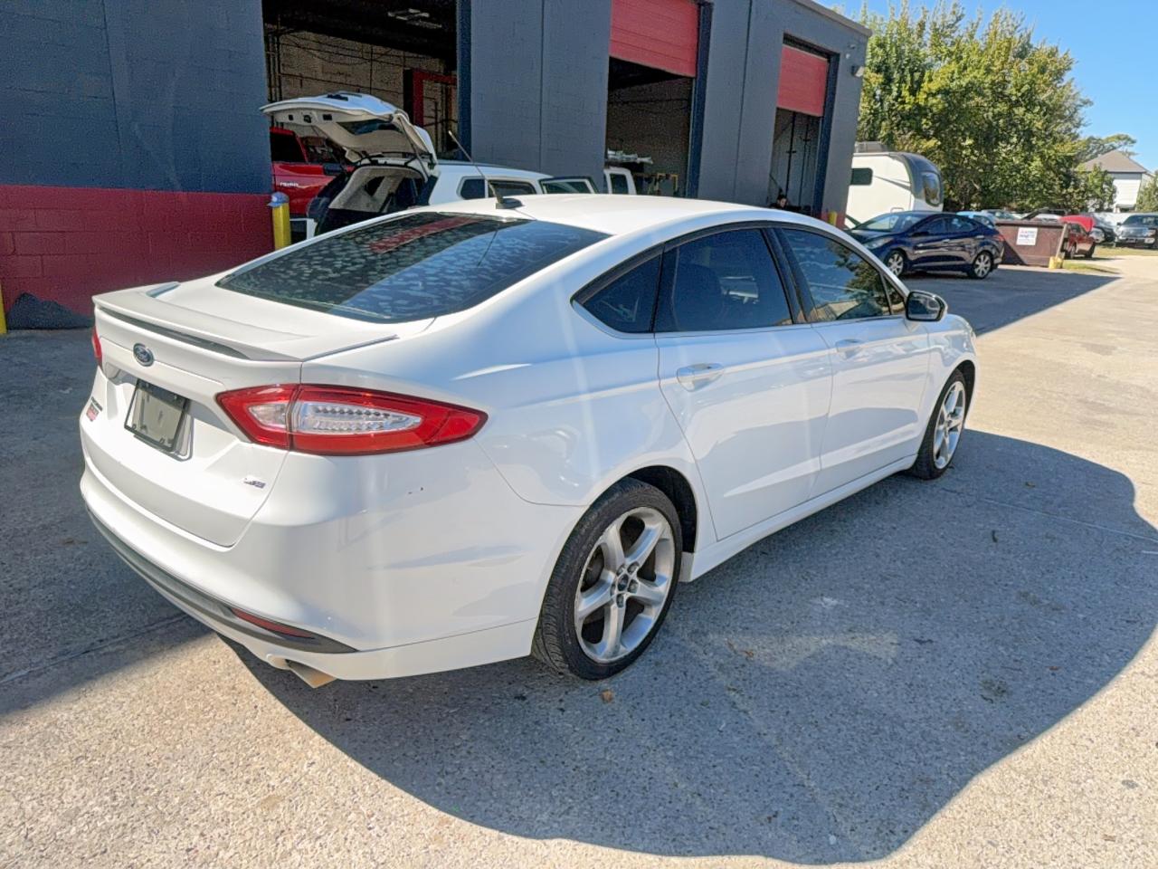 FORD FUSION SE