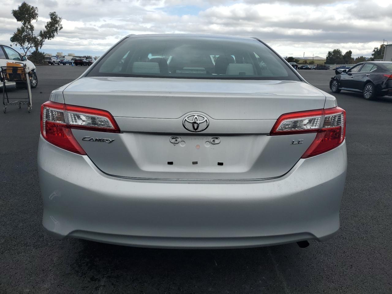 TOYOTA CAMRY BASE