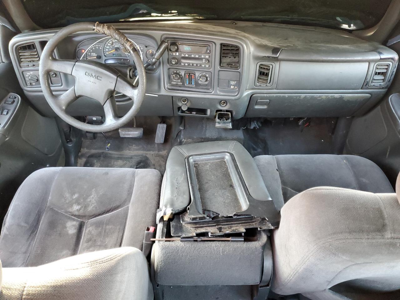 Lot #3302695041 2005 GMC SIERRA C25