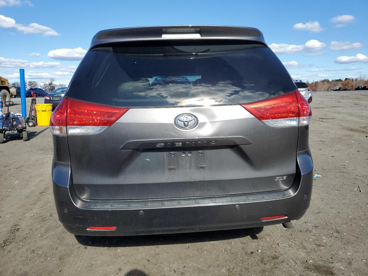 TOYOTA SIENNA XLE