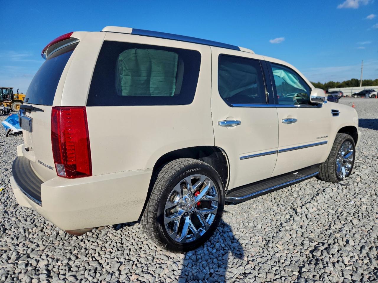 CADILLAC ESCALADE LUXURY
