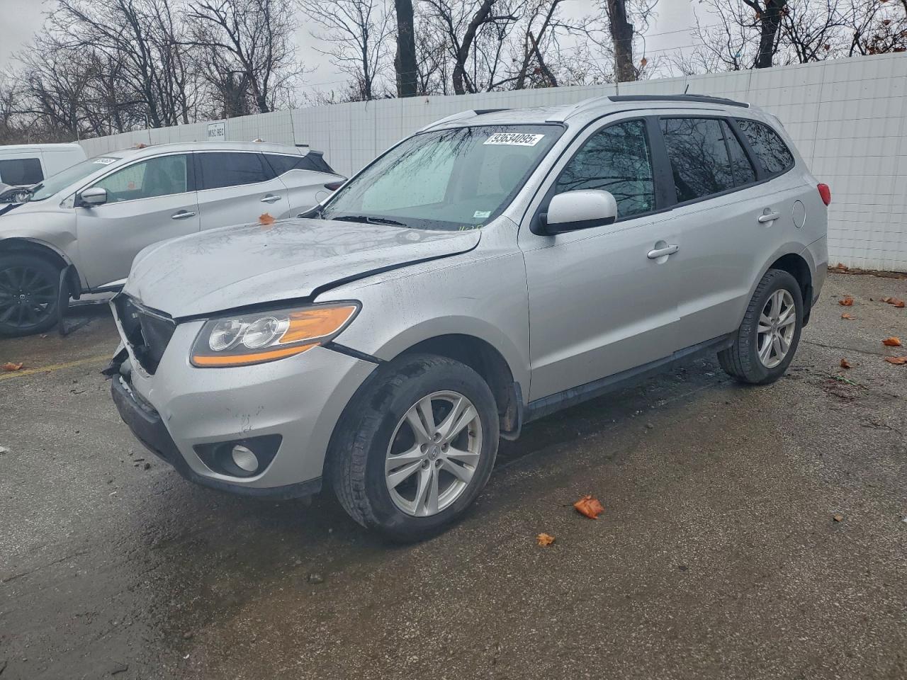 Lot #3316712432 2011 HYUNDAI SANTA FE S