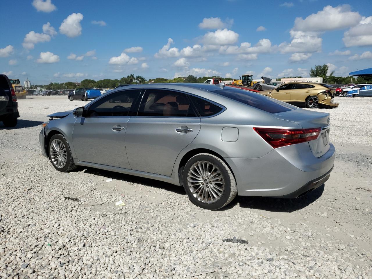 TOYOTA AVALON XLE