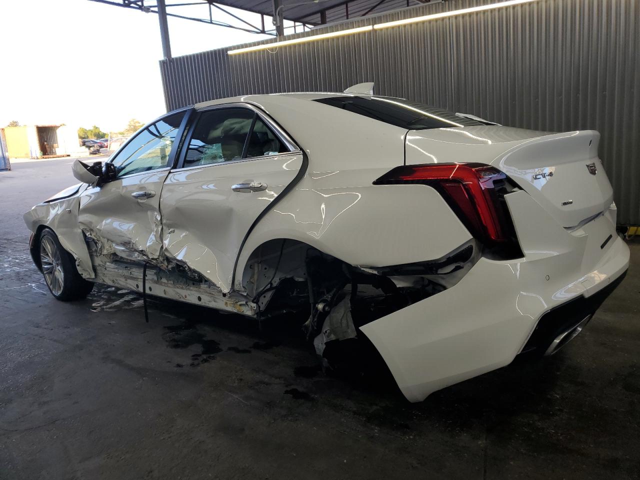 CADILLAC CT4 PREMIUM LUXURY