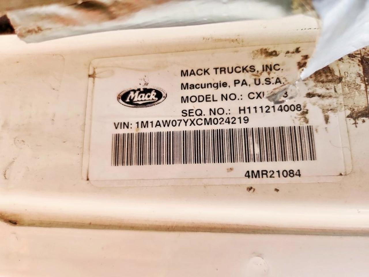 Lot #3296881816 2012 MACK CXU613