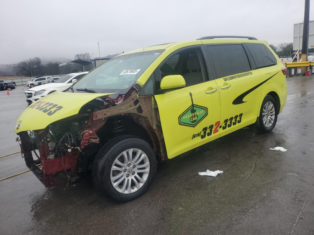 Lot #3301775416 2016 TOYOTA SIENNA XLE