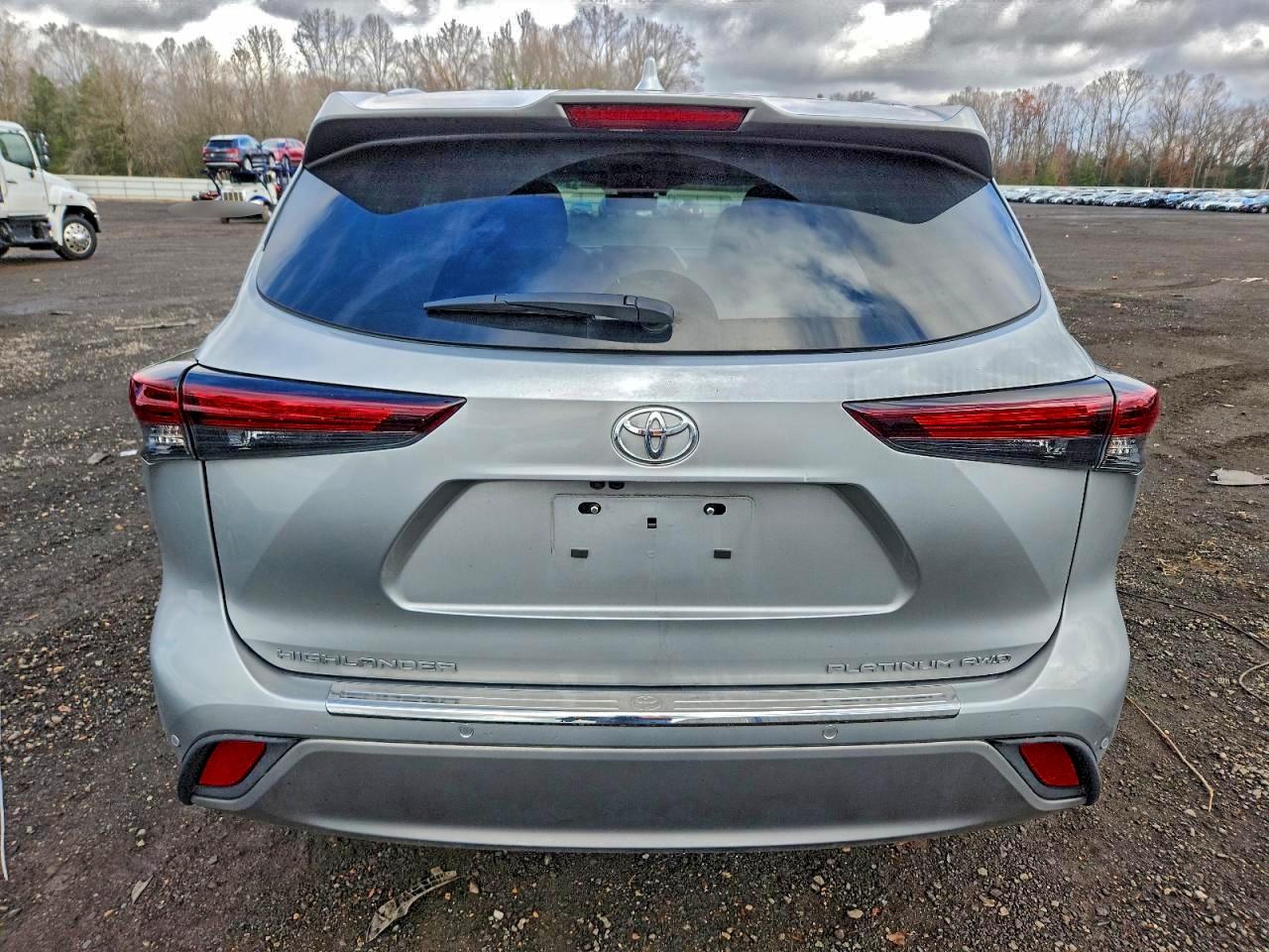 TOYOTA HIGHLANDER LE