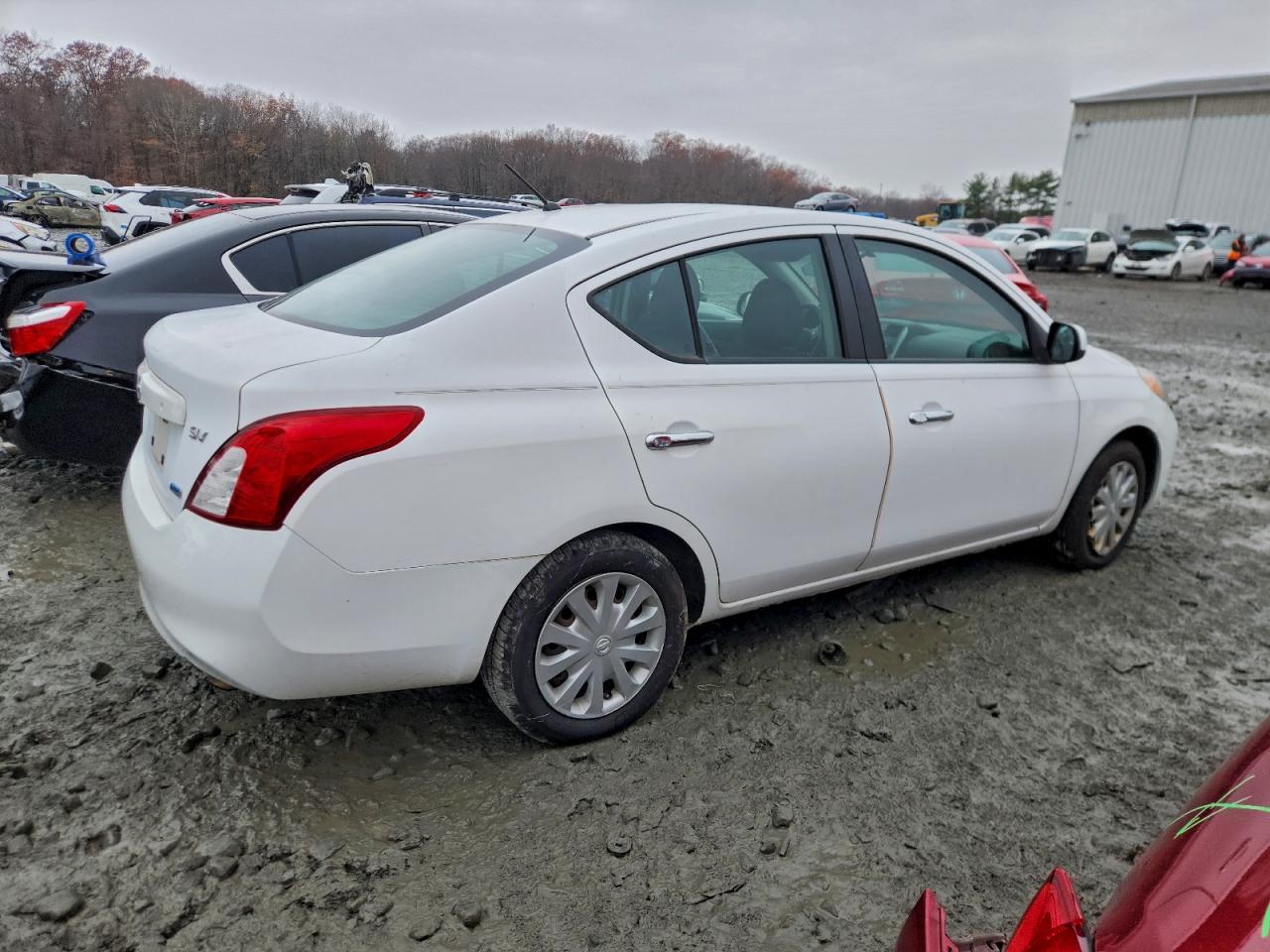 NISSAN VERSA S