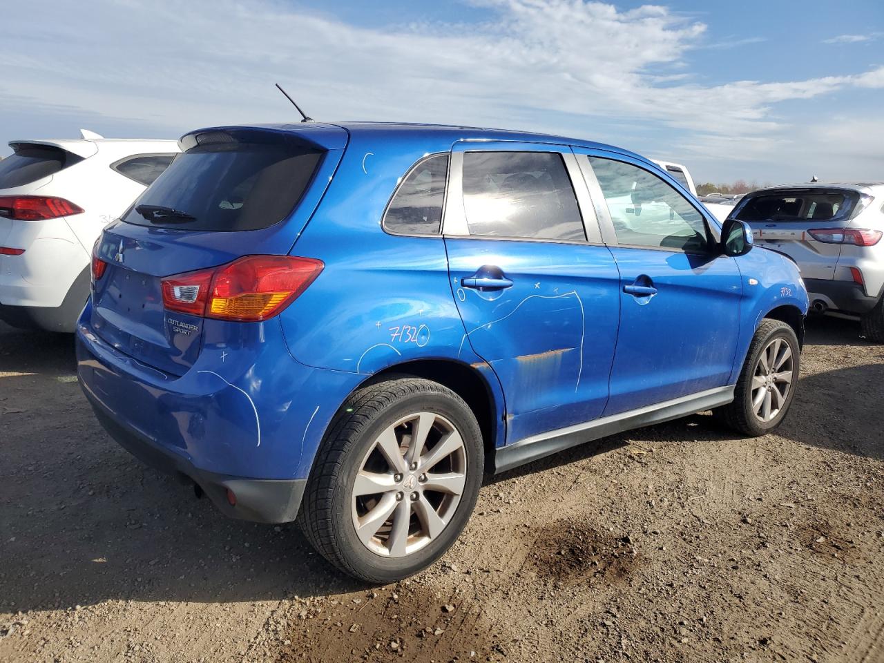 MITSUBISHI OUTLANDER ES