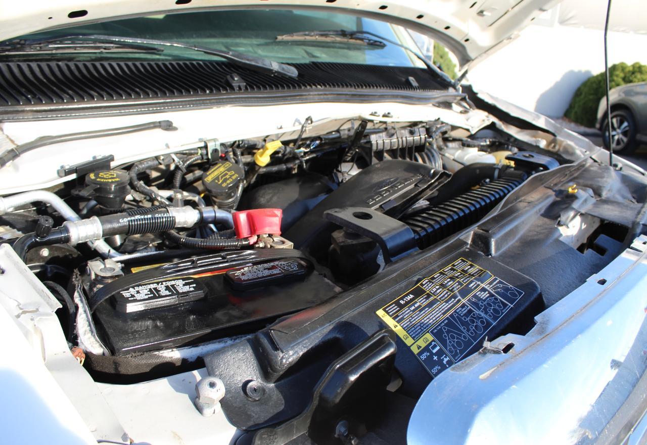 FORD ECONOLINE E450 SUPER DUTY CUTAWAY VAN