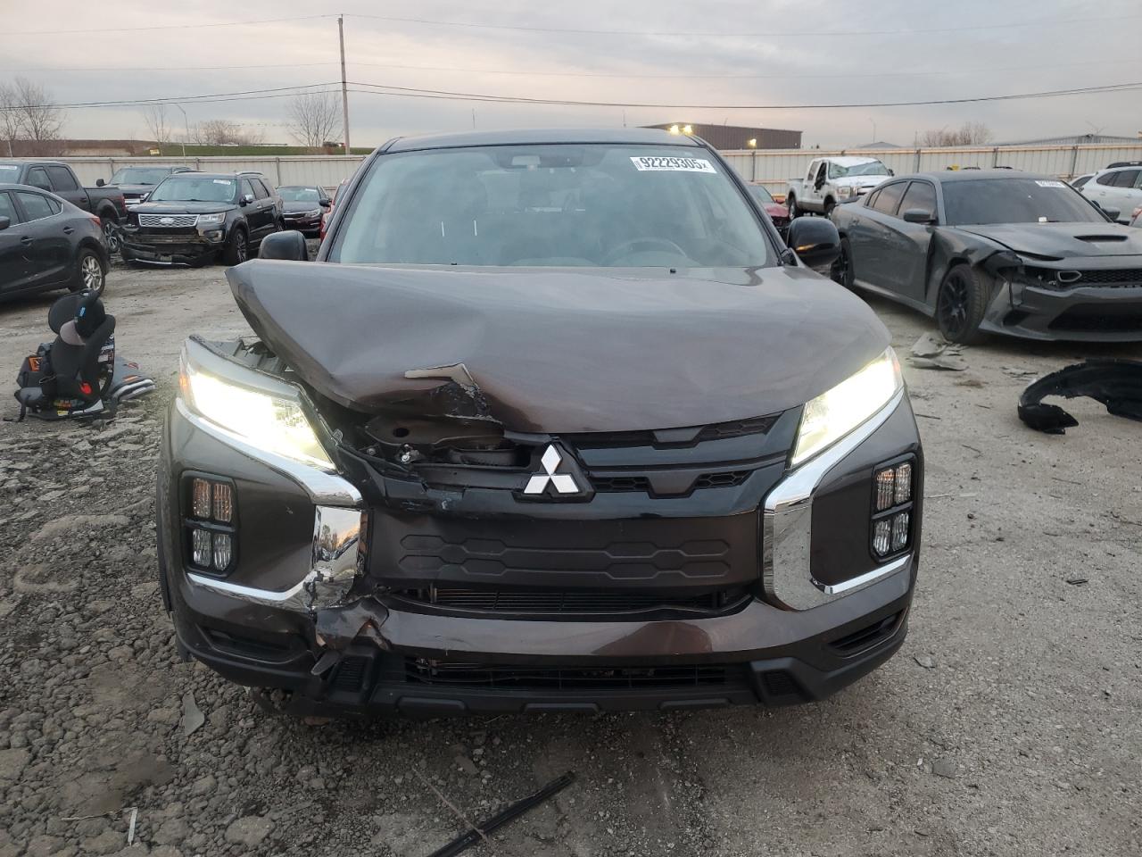 MITSUBISHI OUTLANDER ES