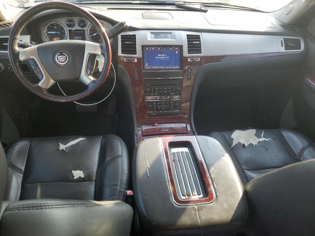 CADILLAC ESCALADE LUXURY