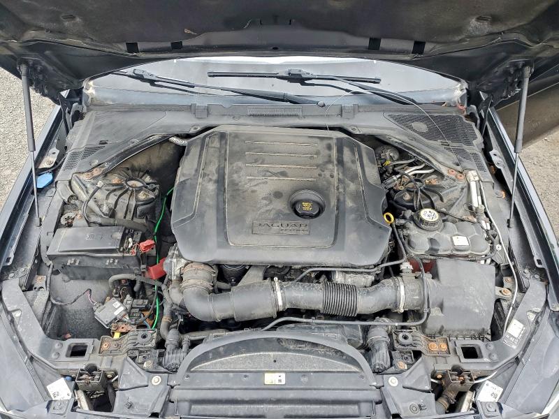 2018 JAGUAR XE PRESTIG #3297013371