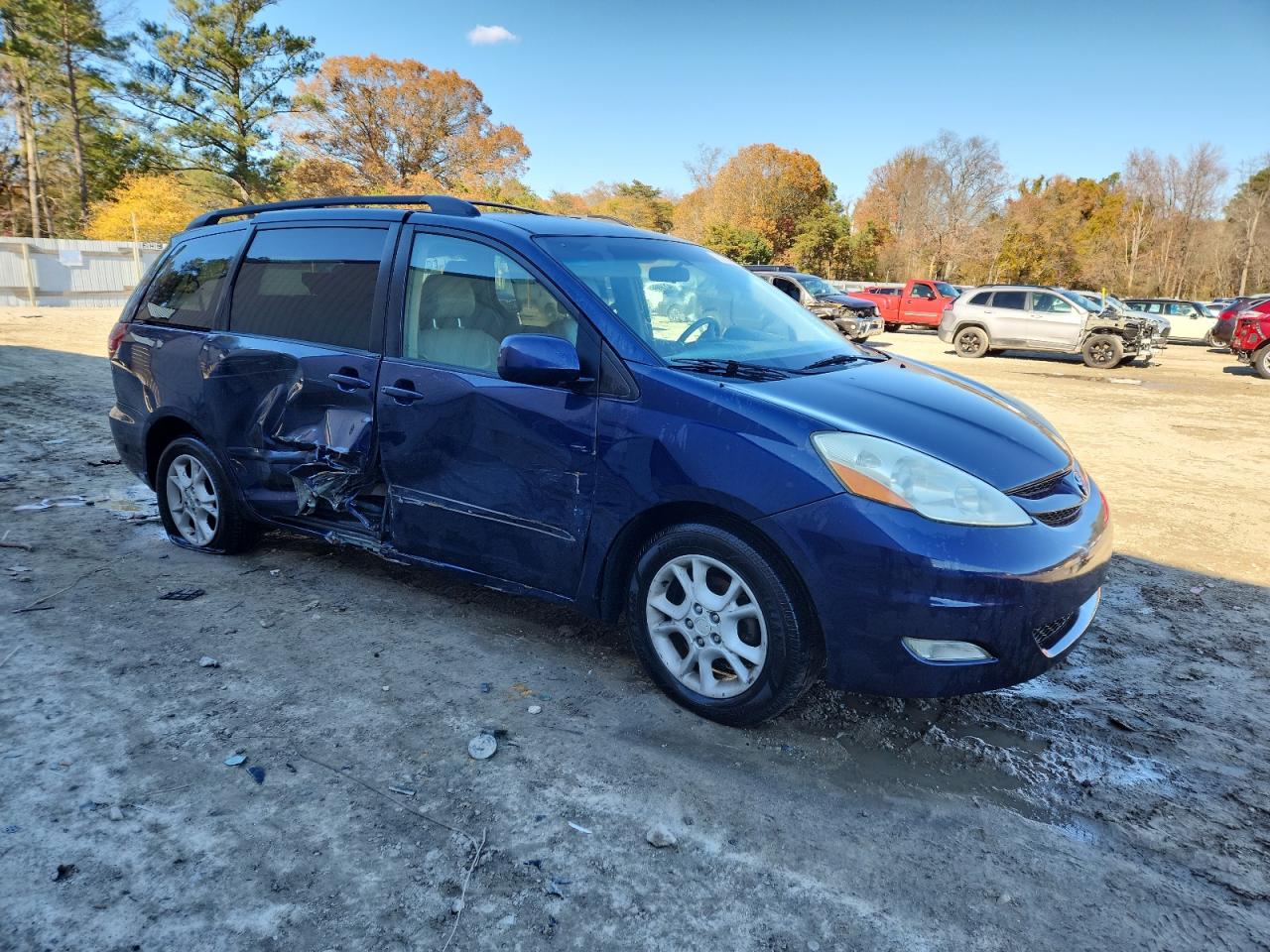 Lot #3286732286 2006 TOYOTA SIENNA XLE