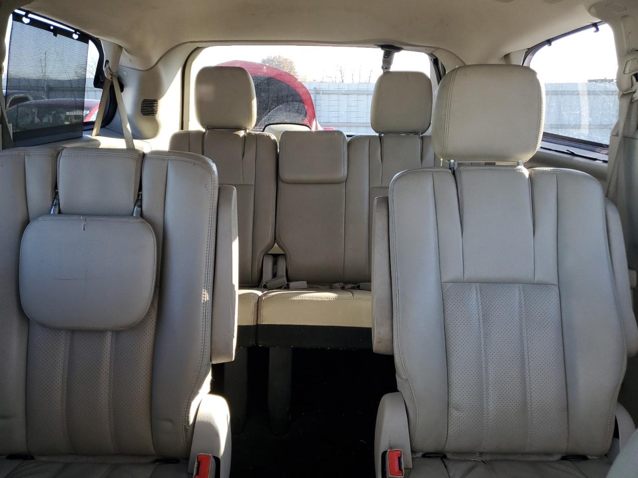 CHRYSLER TOWN & COUNTRY TOURING L