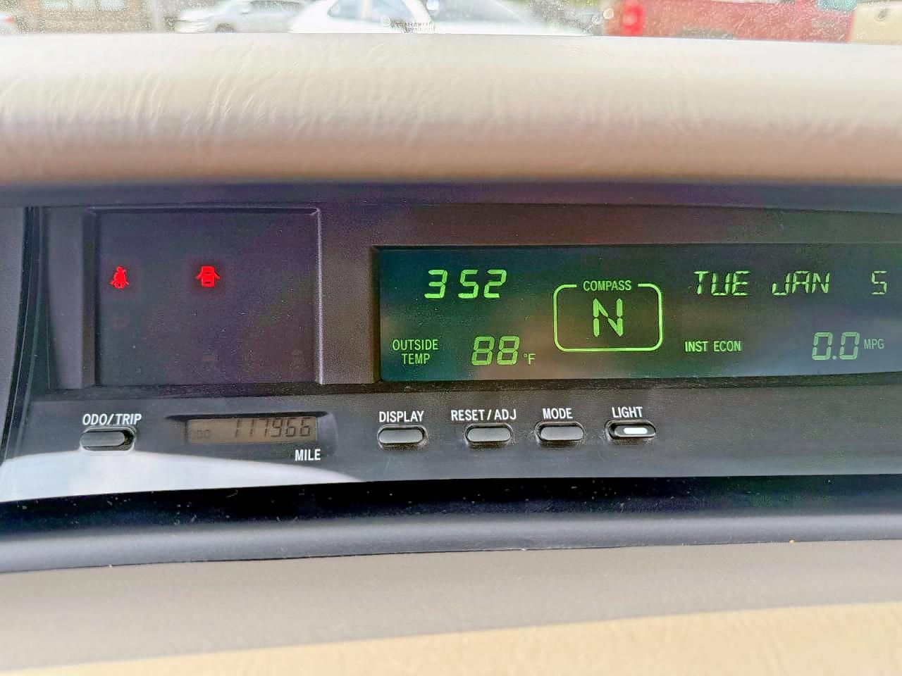 Lot #3279488283 2001 TOYOTA AVALON XL