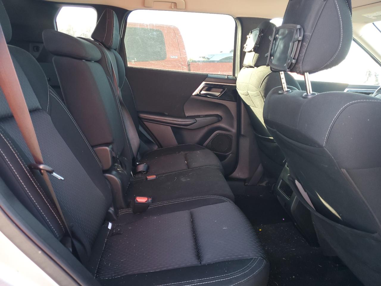 MITSUBISHI OUTLANDER ES