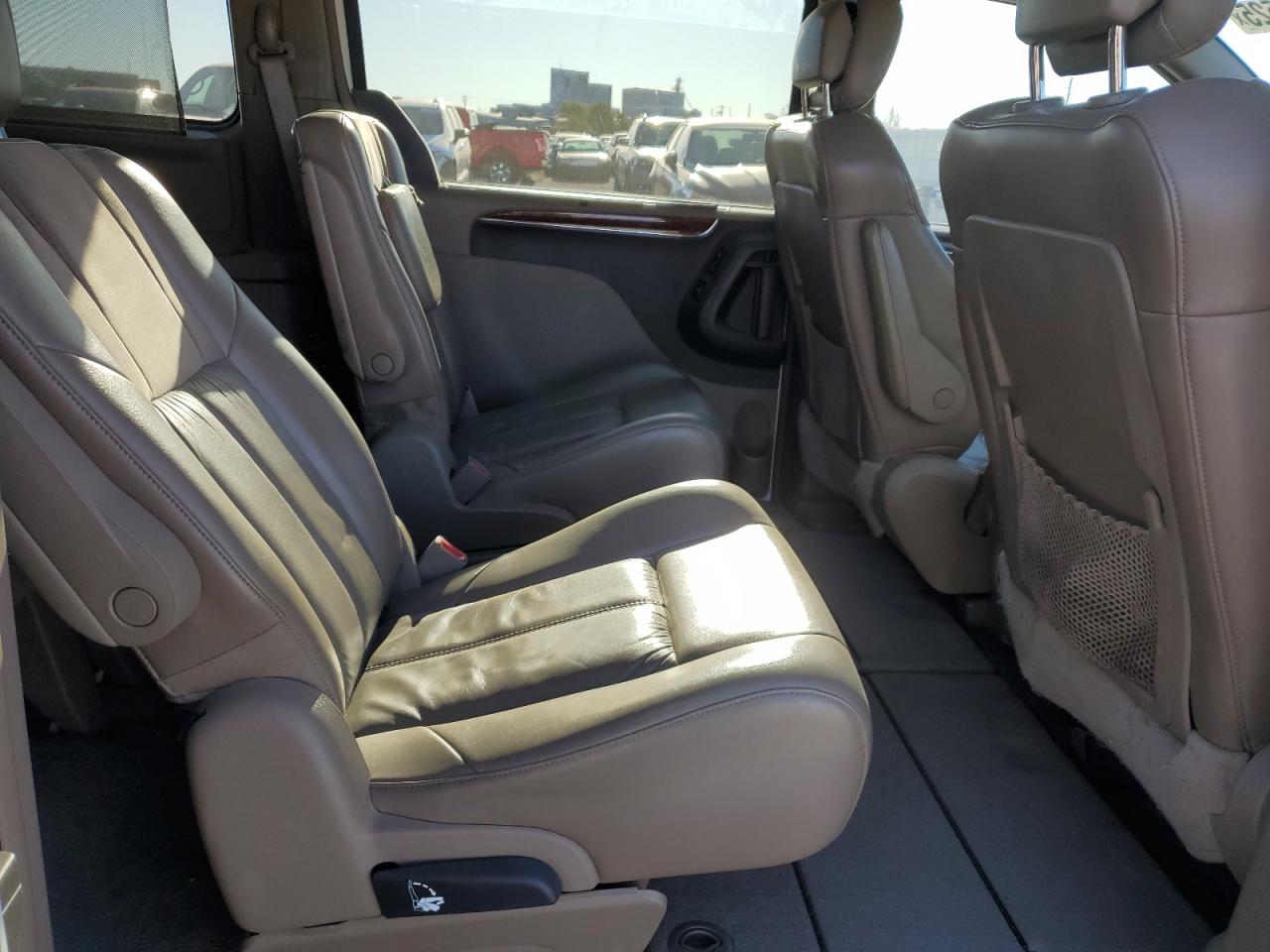 CHRYSLER TOWN & COUNTRY LIMITED