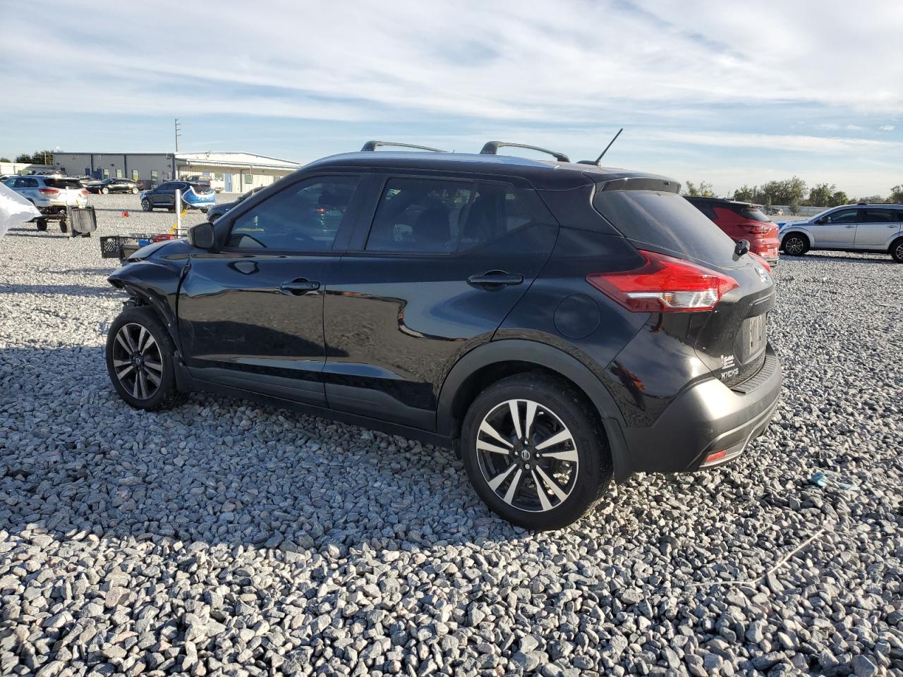NISSAN KICKS S
