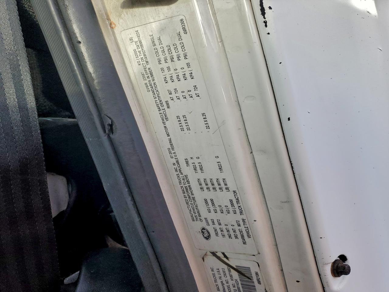 Lot #3297961797 2011 MACK 600 CXU600