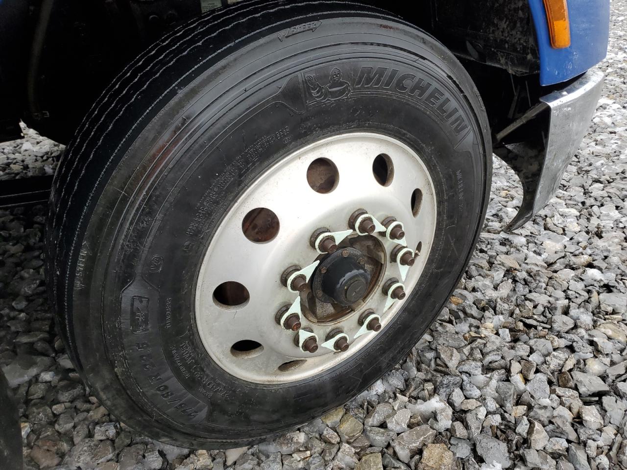 Lot #3287411364 2017 PETERBILT 579