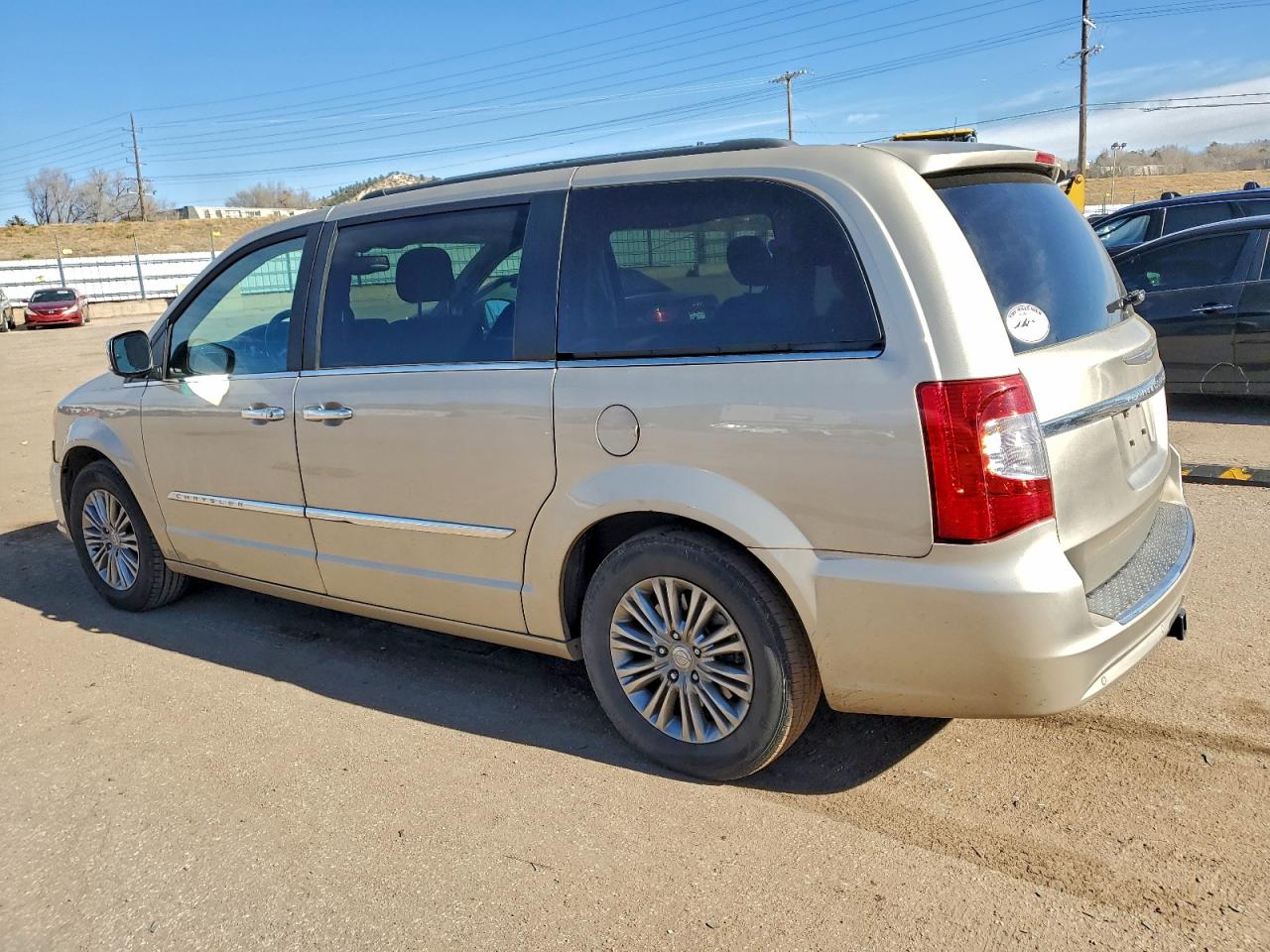 CHRYSLER TOWN & COUNTRY TOURING L