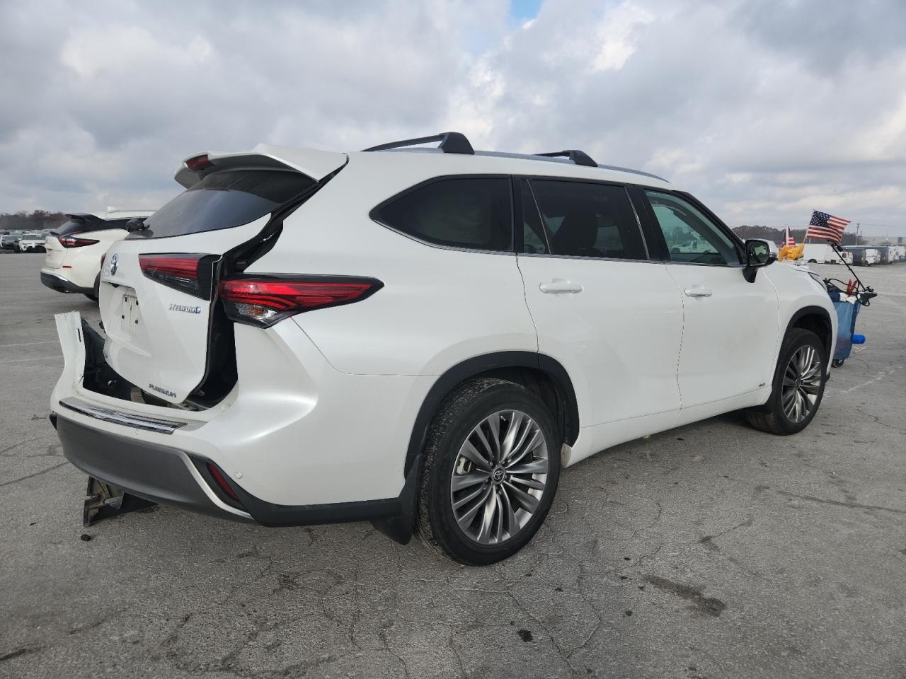 TOYOTA HIGHLANDER HYBRID PLATINUM