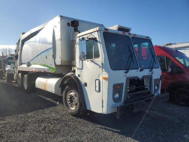 Global Auto Auctions: 2014 MACK 600 LEU600