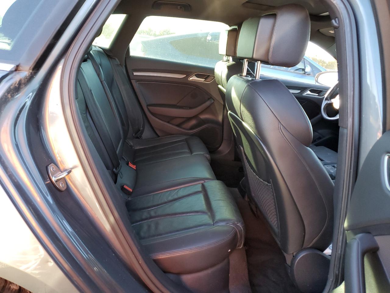 AUDI A3 E-TRON PREMIUM PLUS