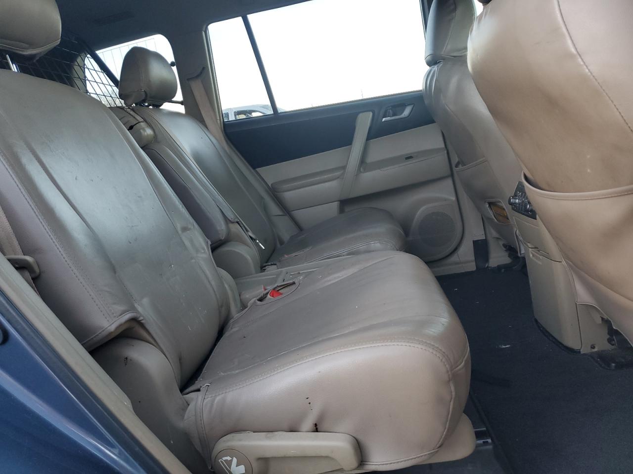 TOYOTA HIGHLANDER BASE