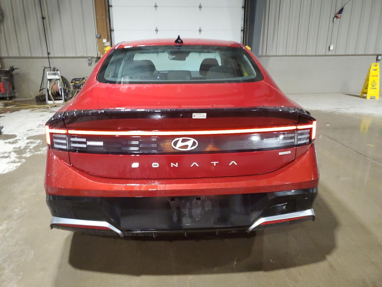 HYUNDAI SONATA HYBRID