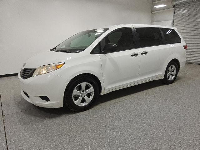 Global Auto Auctions: 2016 TOYOTA SIENNA