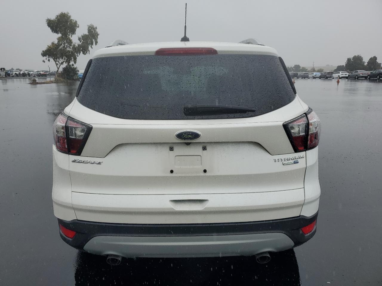 FORD ESCAPE TITANIUM