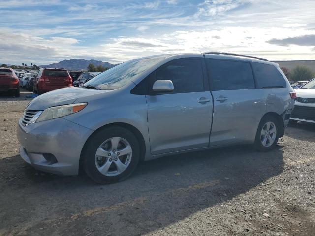 Global Auto Auctions: 2016 TOYOTA SIENNA LE