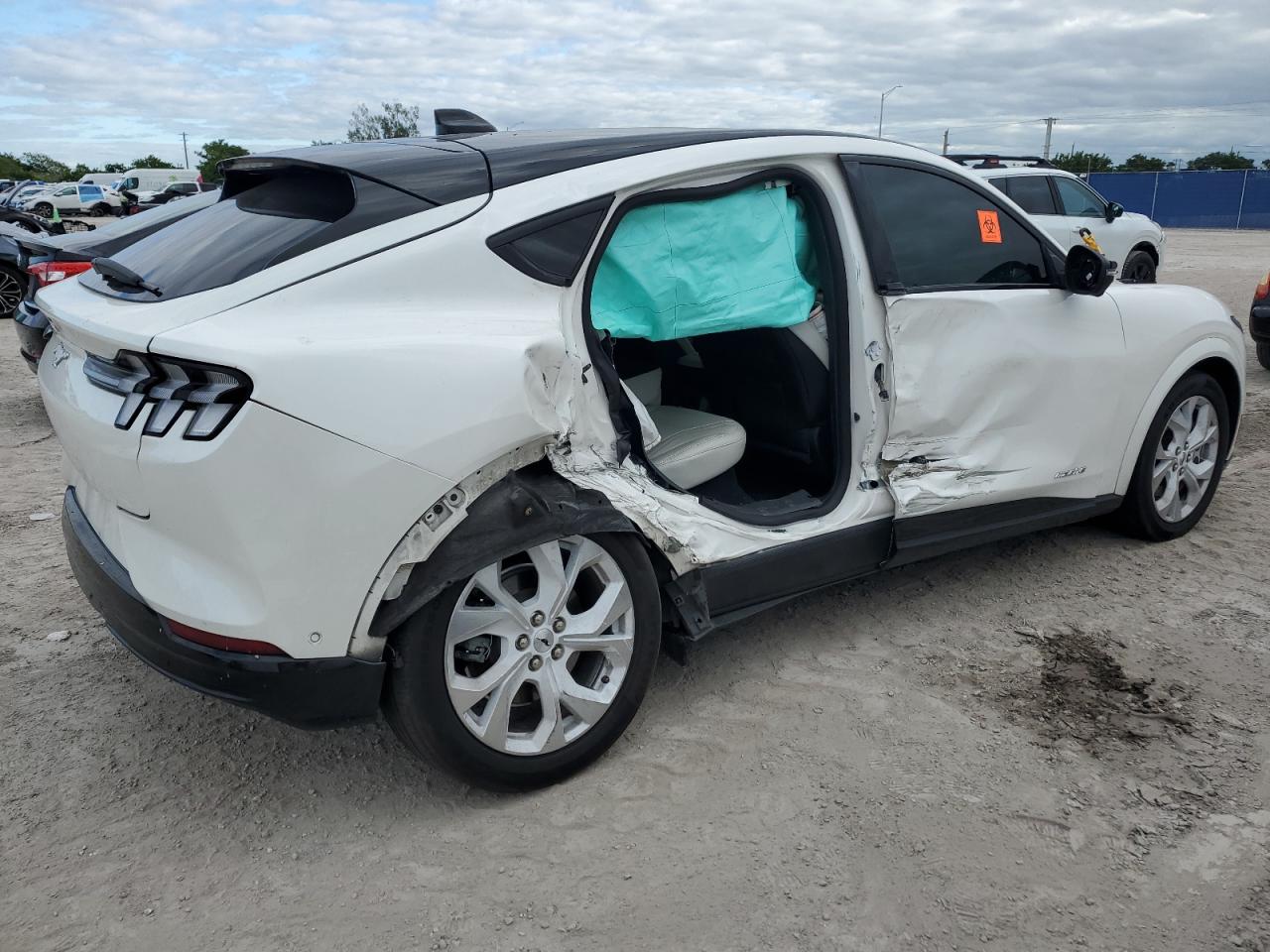 FORD MUSTANG PREMIUM