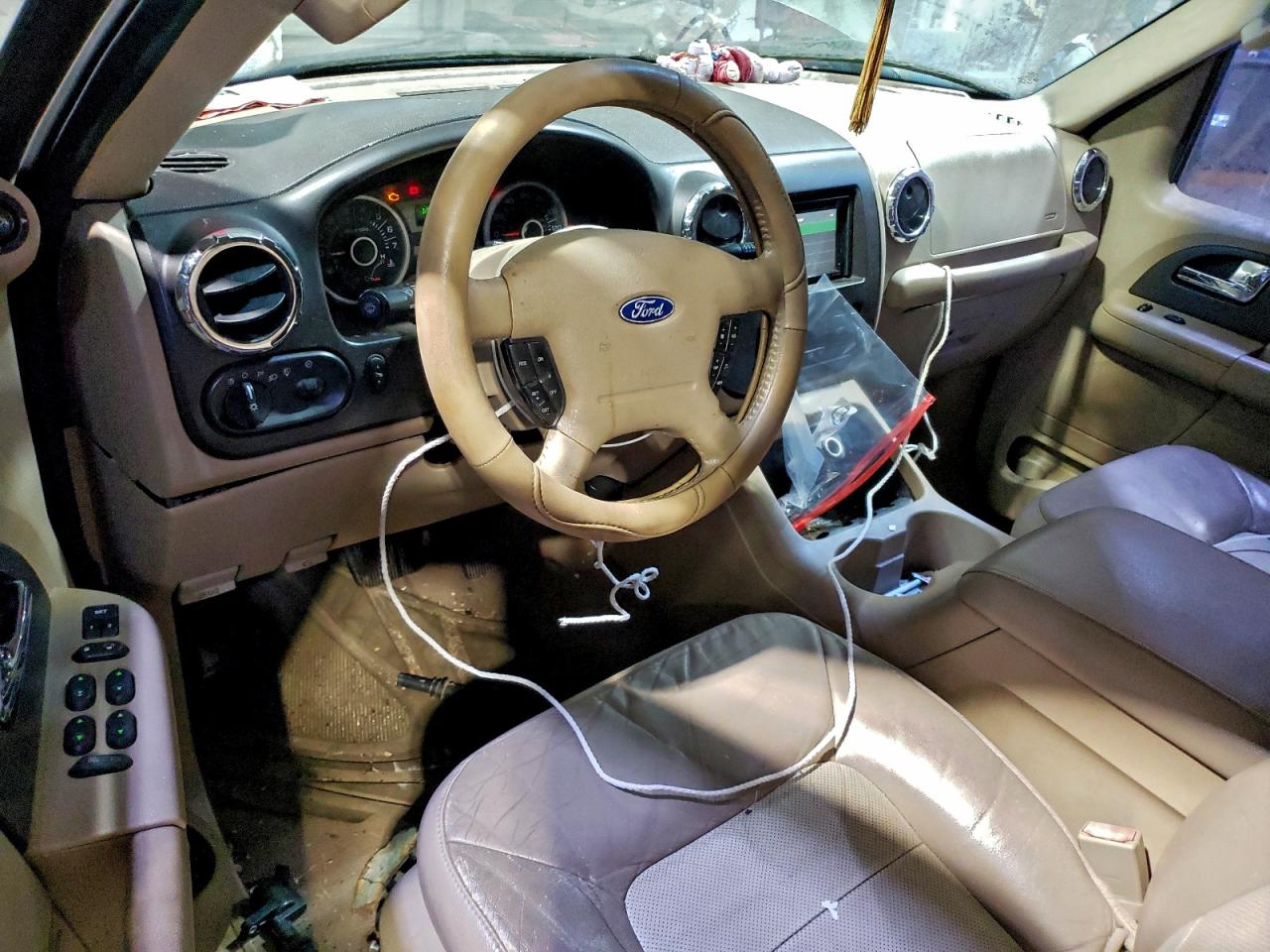 Lot #3302698004 2005 FORD EXPEDITION