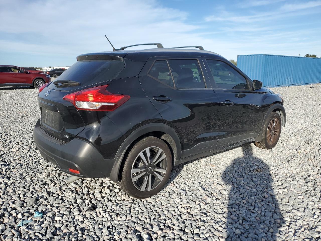 NISSAN KICKS S