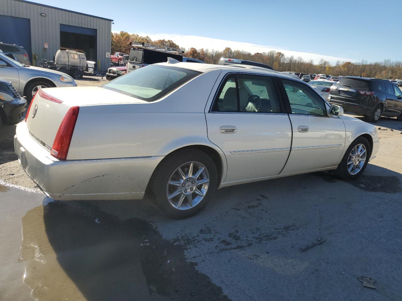 CADILLAC DTS LUXURY COLLECTION